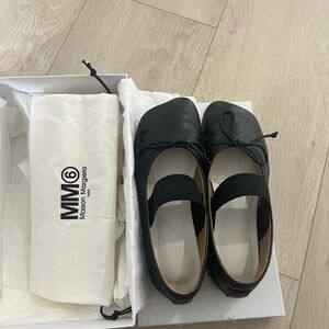 MM6 Maison Martin Margiela Black Flats